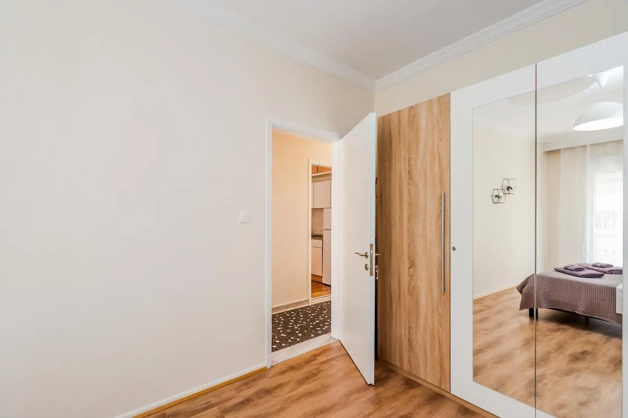 Grand Apartment Next To Center 3Bd 110Sqm Thessaloniki