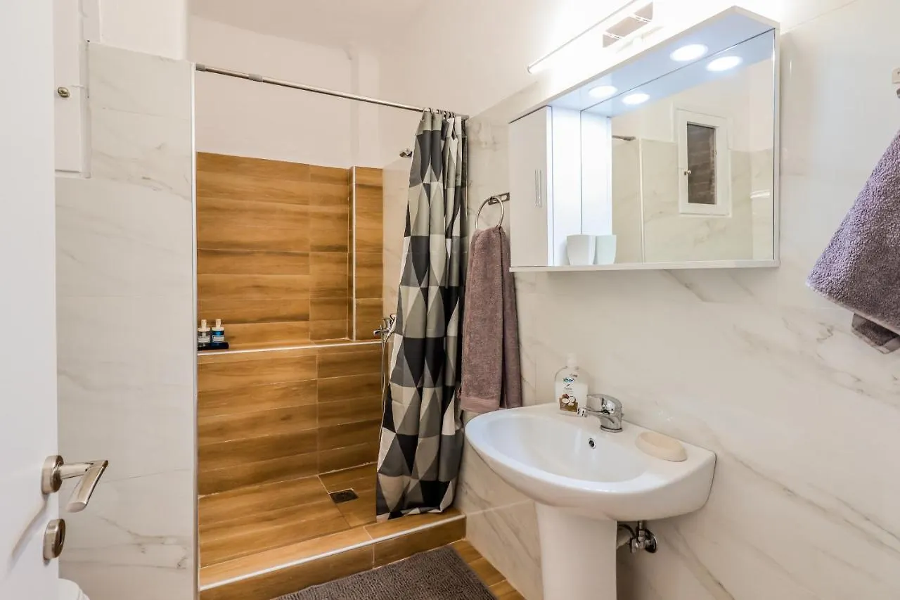 Grand Apartment Next To Center 3Bd 110Sqm Thessaloniki